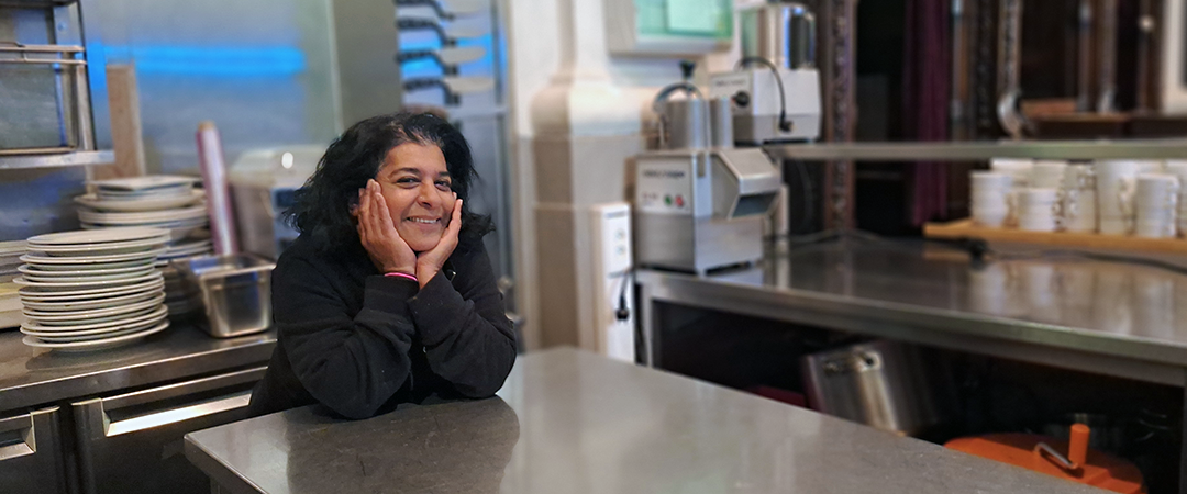 Anjali werkt bij Het Restaurant